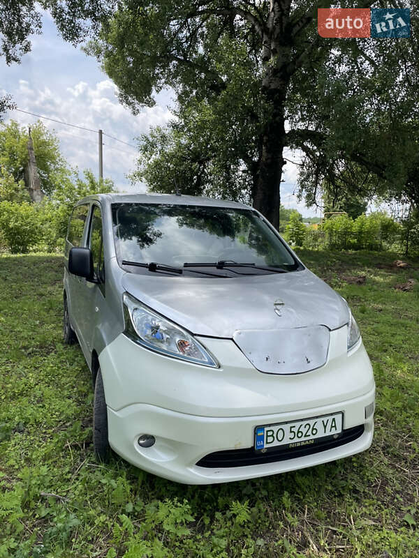 Nissan e-NV200 2015
