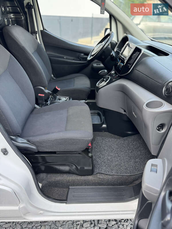Вантажний фургон Nissan e-NV200 2019 в Рівному