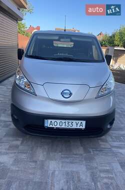Вантажний фургон Nissan e-NV200 2017 в Ужгороді