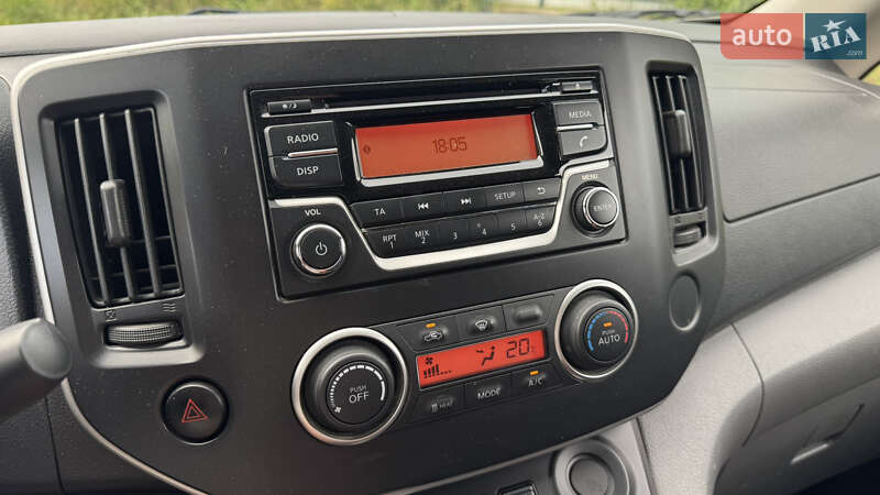 Грузовой фургон Nissan e-NV200 2020 в Ужгороде