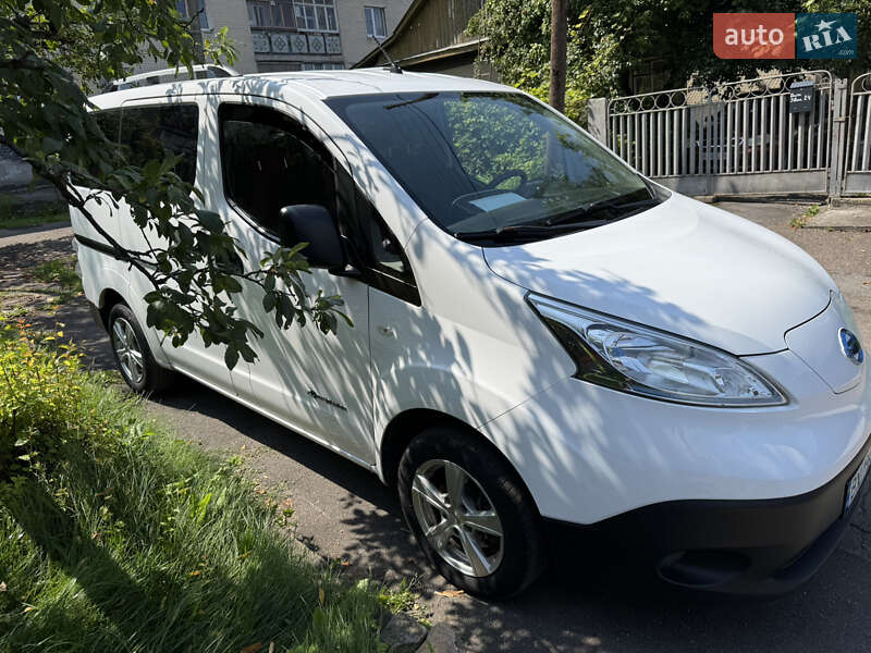 Мінівен Nissan e-NV200 2014 в Хмельницькому