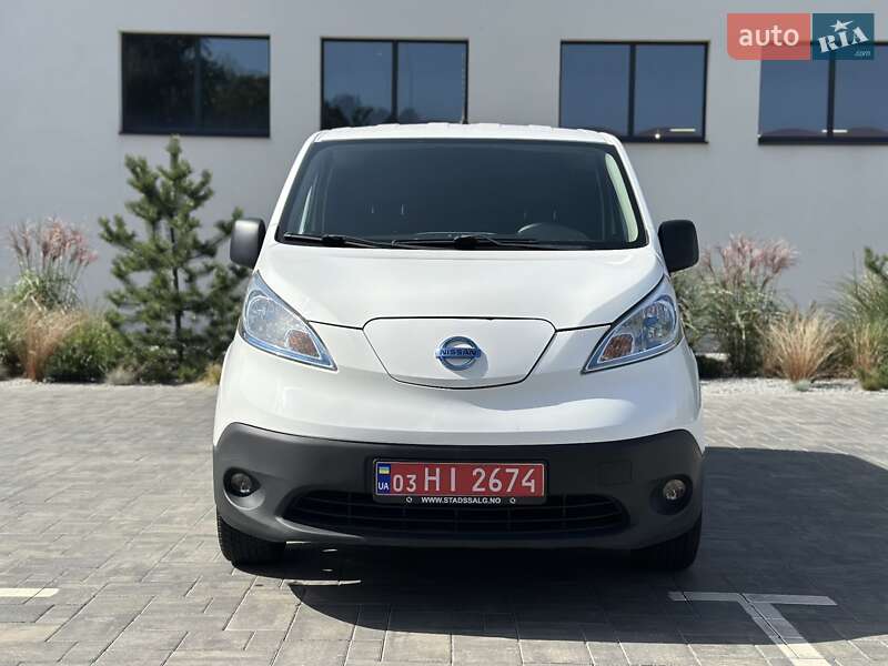 Грузовой фургон Nissan e-NV200 2018 в Луцке