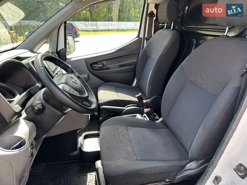 Грузовой фургон Nissan e-NV200 2018 в Луцке