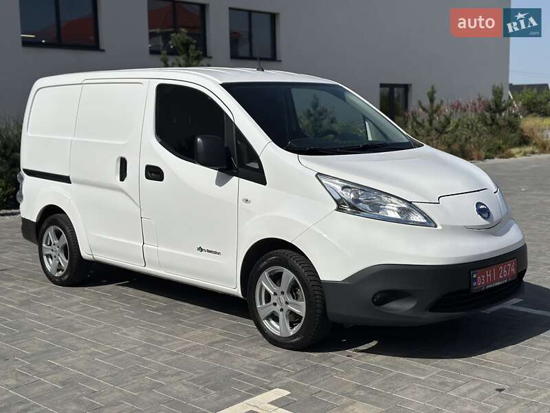 Грузовой фургон Nissan e-NV200 2018 в Луцке