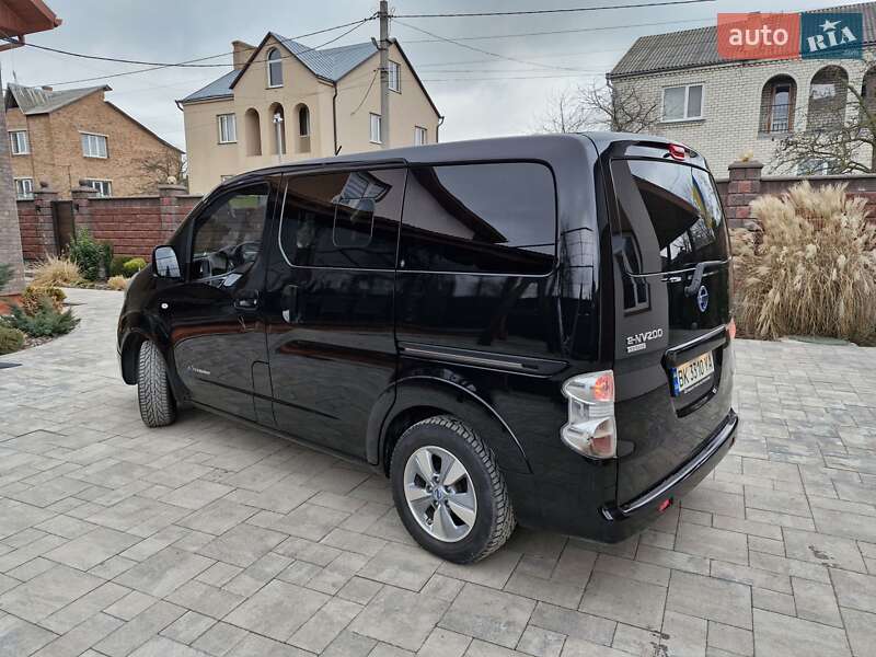 Минивэн Nissan e-NV200 2015 в Ровно
