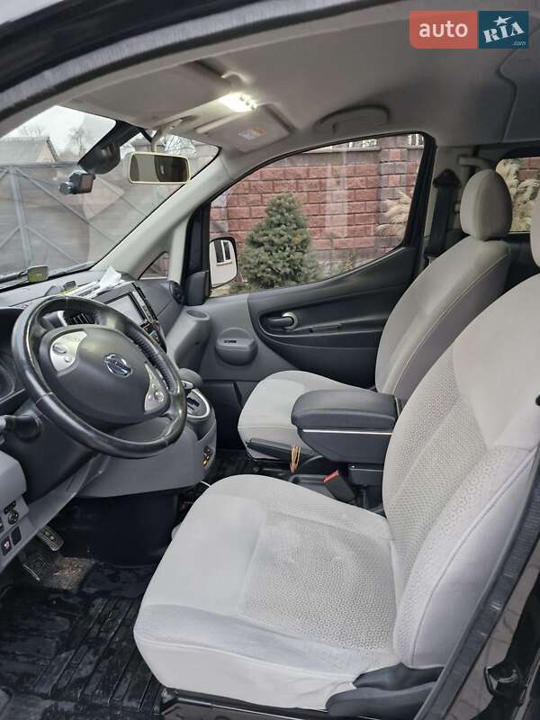 Минивэн Nissan e-NV200 2015 в Ровно