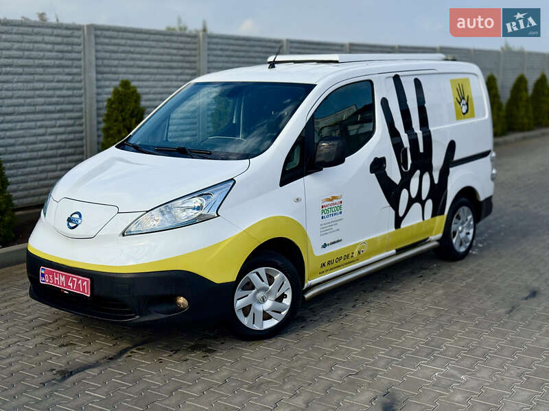 Nissan e-NV200 2015