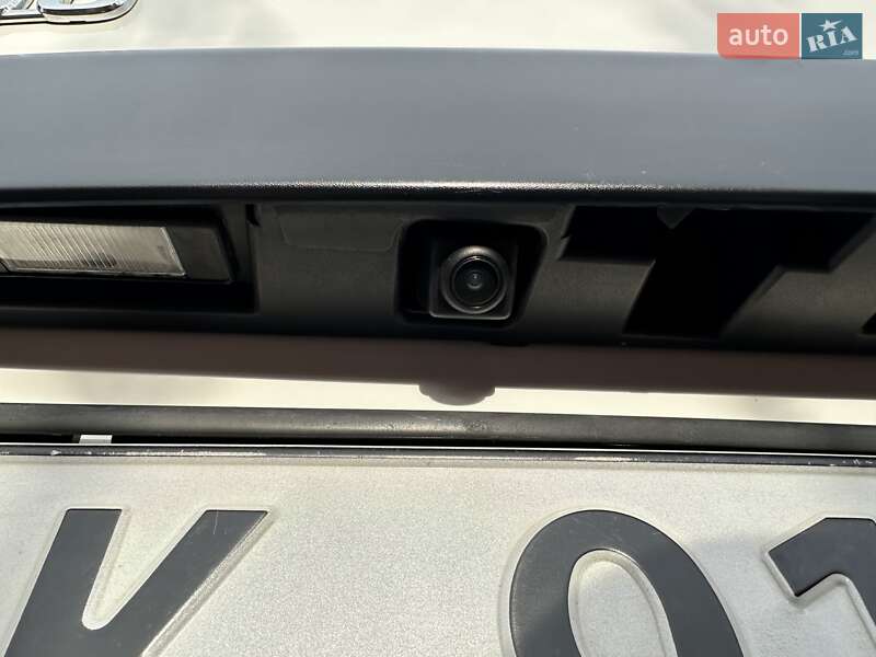 Грузовой фургон Nissan e-NV200 2018 в Хмельницком