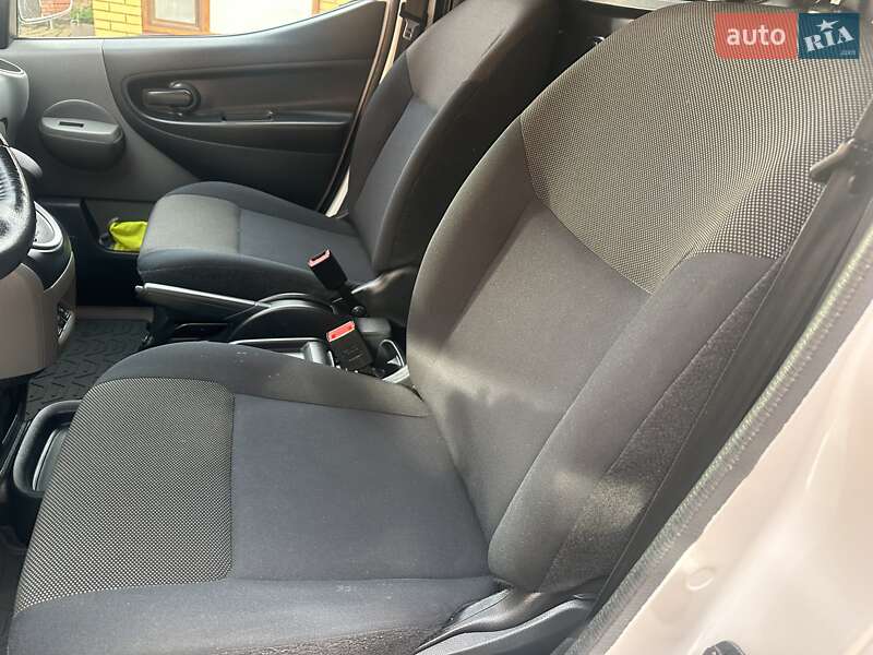 Грузовой фургон Nissan e-NV200 2018 в Хмельницком