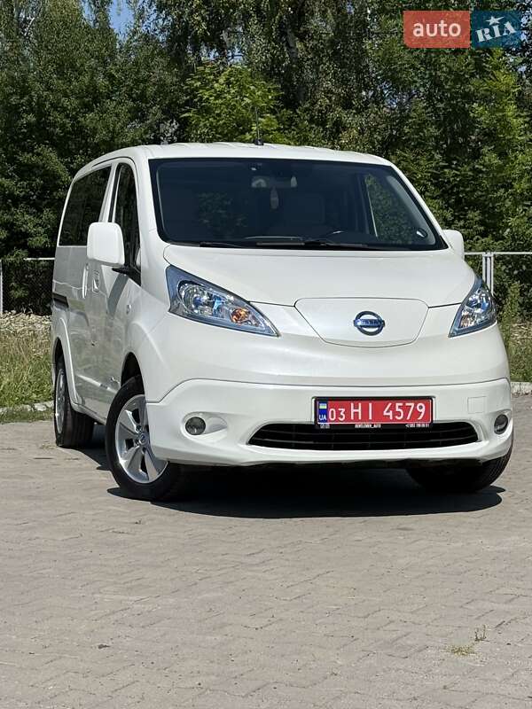 Nissan e-NV200 2015