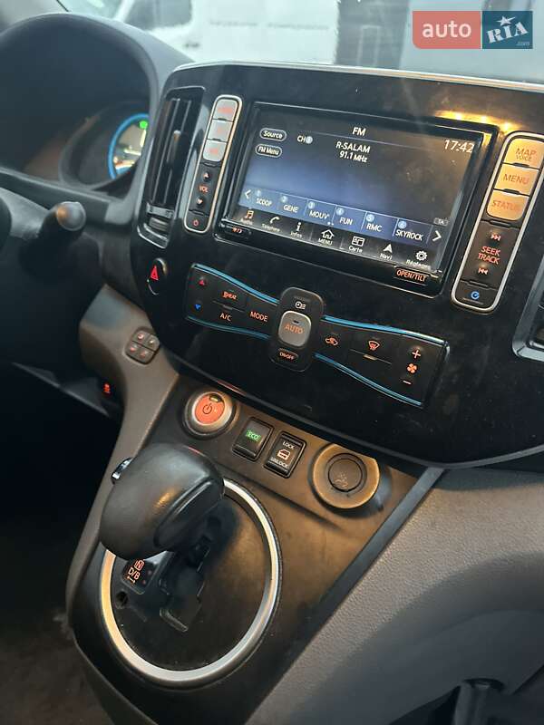 Вантажний фургон Nissan e-NV200 2020 в Рівному