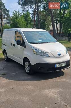 Грузовой фургон Nissan e-NV200 2016 в Киеве