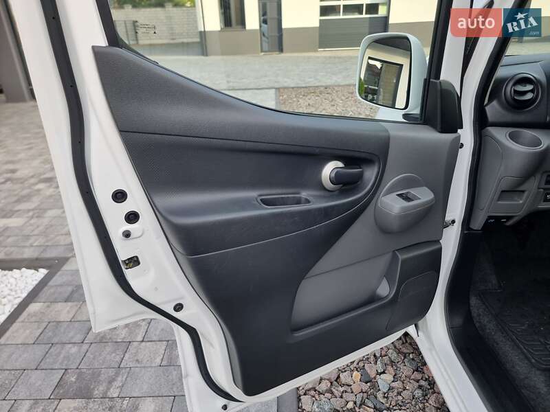 Мінівен Nissan e-NV200 2019 в Радивиліві