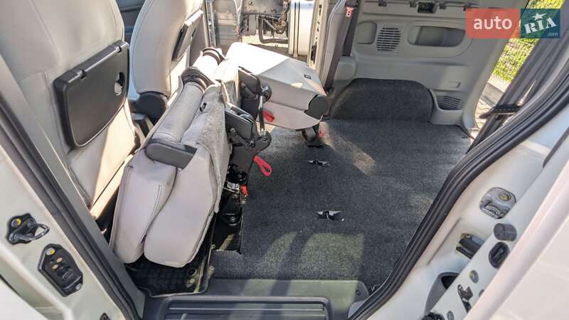 Мінівен Nissan e-NV200 2015 в Чернівцях