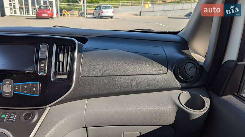 Мінівен Nissan e-NV200 2015 в Чернівцях