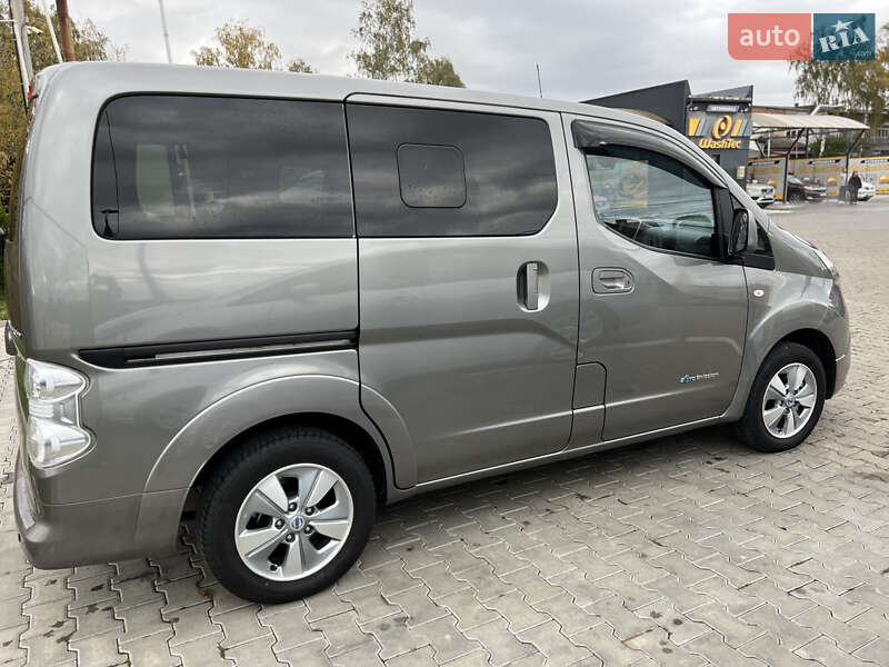 Мінівен Nissan e-NV200 2018 в Чернівцях