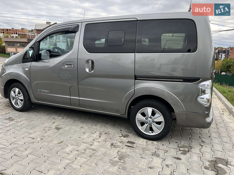 Мінівен Nissan e-NV200 2018 в Чернівцях