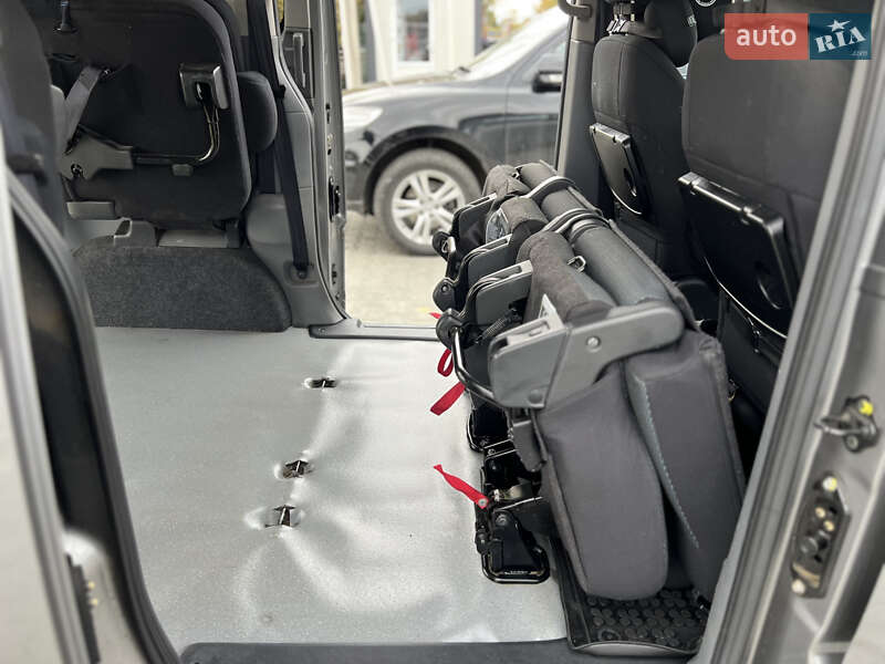 Мінівен Nissan e-NV200 2018 в Чернівцях