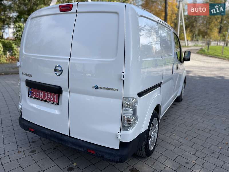 Грузовой фургон Nissan e-NV200 2019 в Хмельницком
