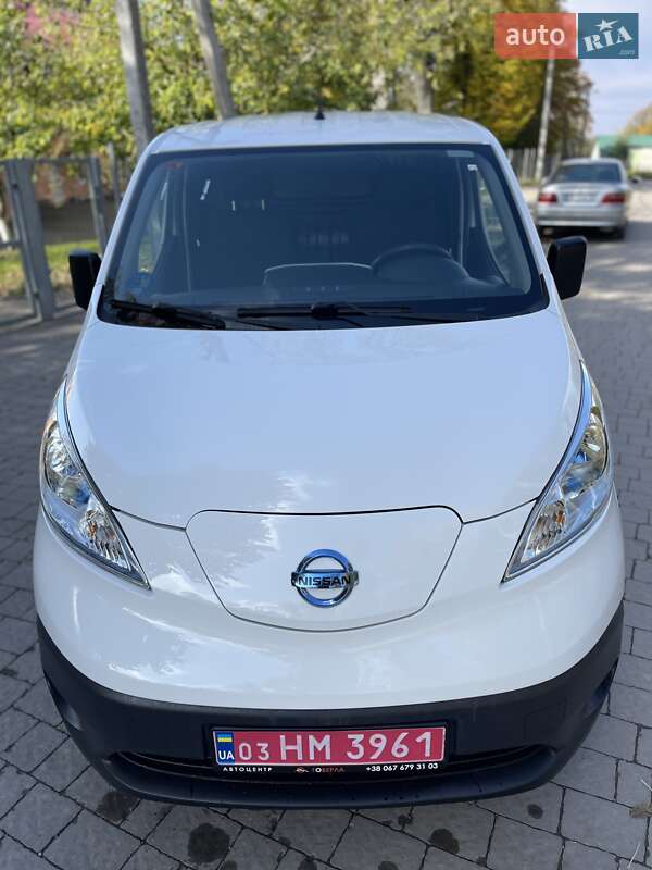 Грузовой фургон Nissan e-NV200 2019 в Хмельницком