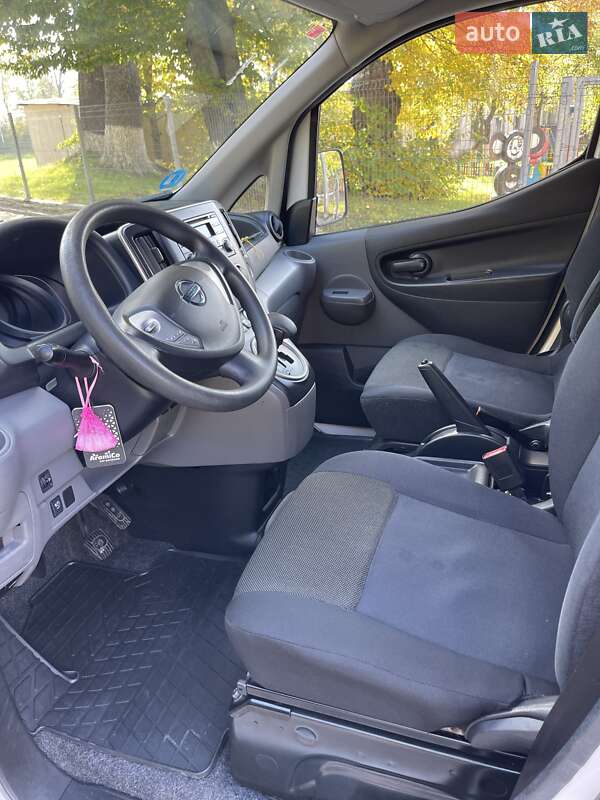 Грузовой фургон Nissan e-NV200 2019 в Хмельницком