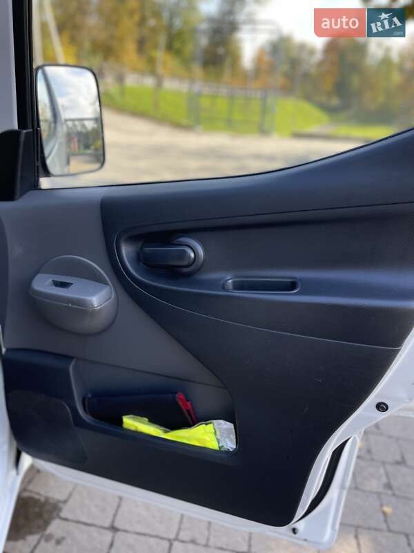 Грузовой фургон Nissan e-NV200 2019 в Хмельницком