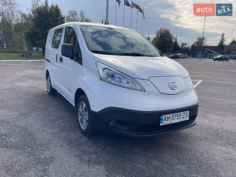 Минивэн Nissan e-NV200 2014 в Житомире