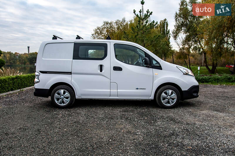 Грузовой фургон Nissan e-NV200 2019 в Умани