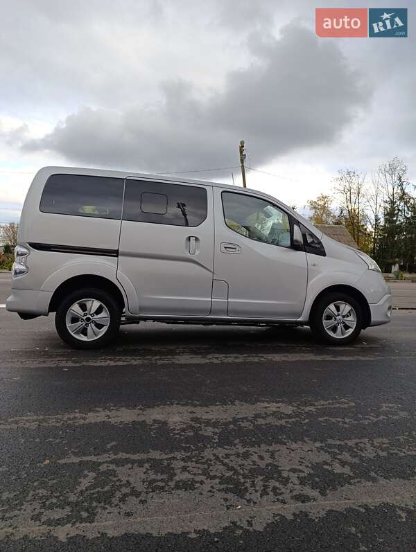 Мінівен Nissan e-NV200 2018 в Семенівці