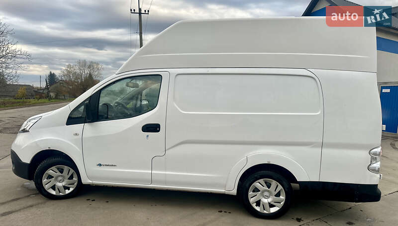 Вантажний фургон Nissan e-NV200 2018 в Городенці