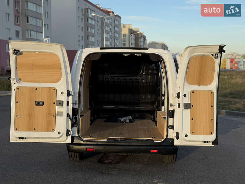Вантажний фургон Nissan e-NV200 2020 в Вінниці