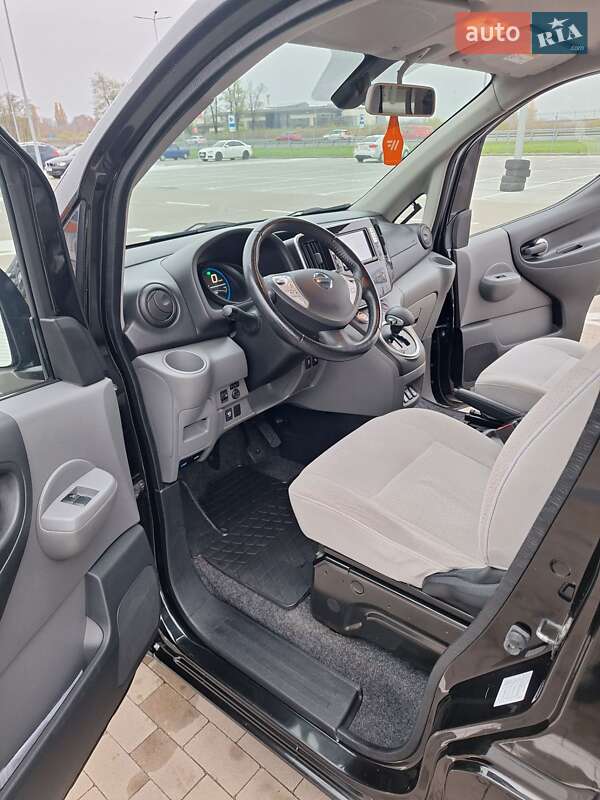 Мінівен Nissan e-NV200 2015 в Борисполі фото 17 Мінівен Nissan e-NV200 2015 в Борисполі