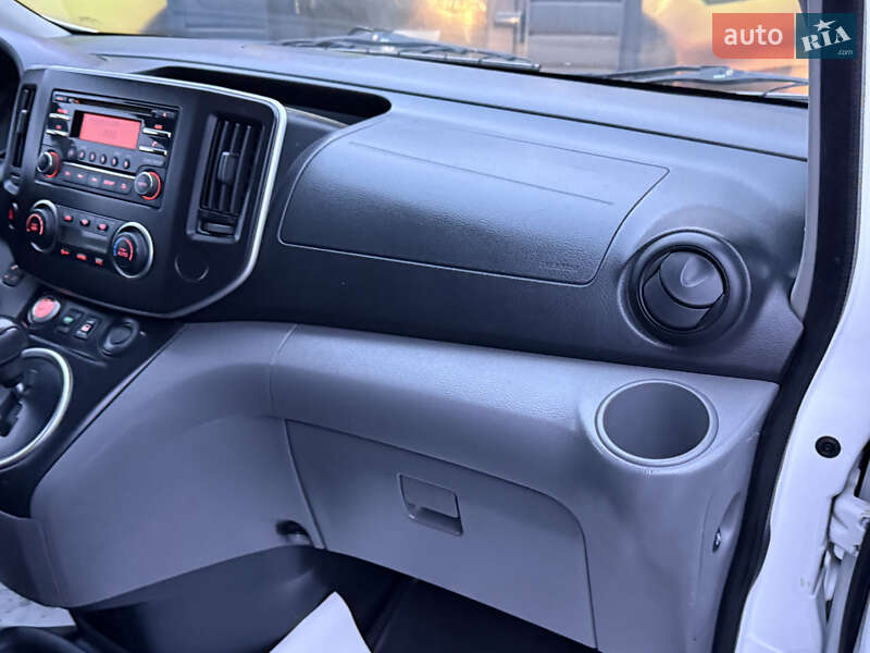 Вантажний фургон Nissan e-NV200 2019 в Стрию