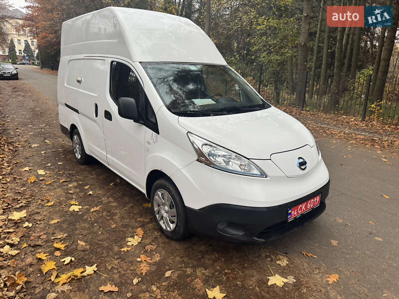 Грузопассажирский фургон Nissan e-NV200 2019 в Киеве