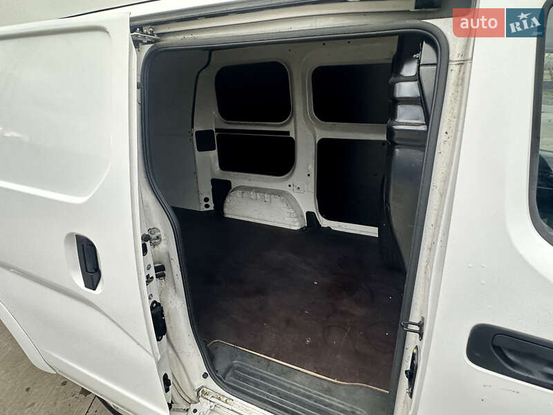Грузовой фургон Nissan e-NV200 2018 в Городенке
