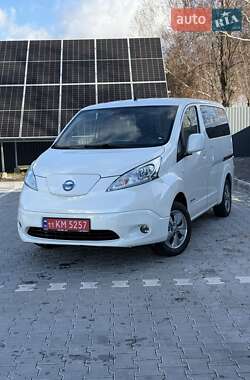Минивэн Nissan e-NV200 2015 в Владимире