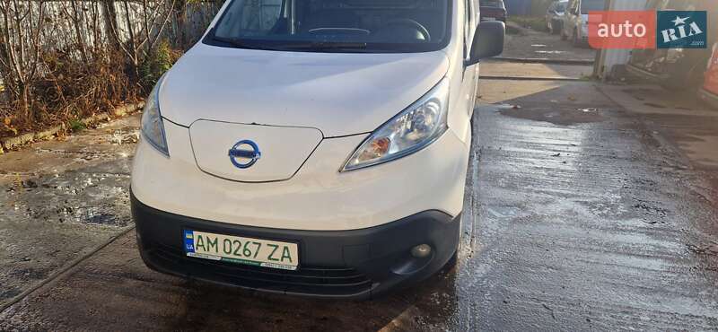 Грузовой фургон Nissan e-NV200 2014 в Житомире