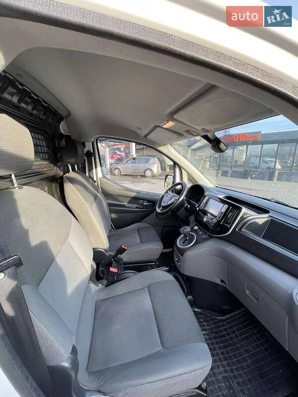 Грузовой фургон Nissan e-NV200 2015 в Киеве