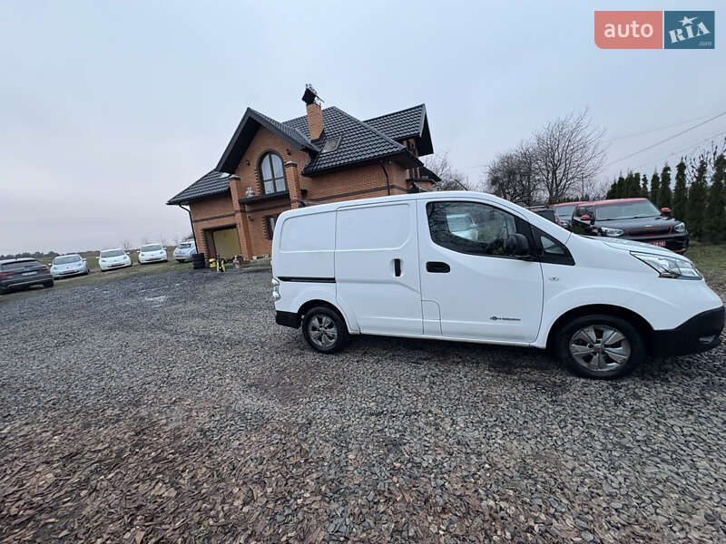 Грузовой фургон Nissan e-NV200 2015 в Луцке фото 12 Грузовой фургон Nissan e-NV200 2015 в Луцке