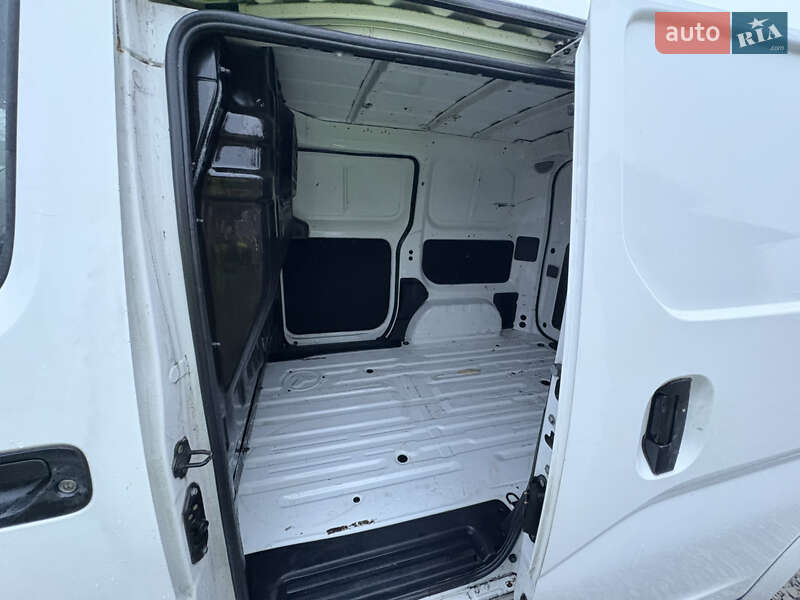 Грузовой фургон Nissan e-NV200 2015 в Луцке фото 19 Грузовой фургон Nissan e-NV200 2015 в Луцке