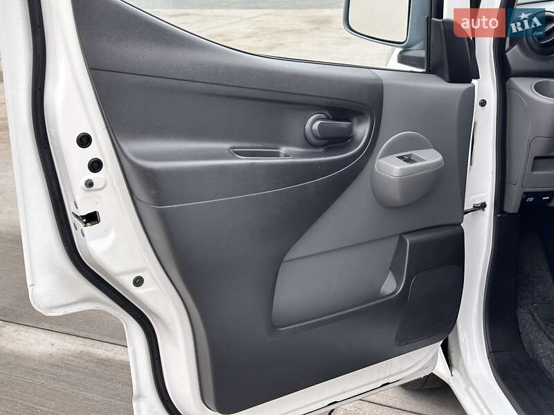 Грузовой фургон Nissan e-NV200 2021 в Луцке фото 18 Грузовой фургон Nissan e-NV200 2021 в Луцке