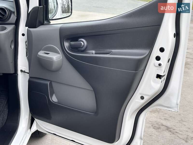 Грузовой фургон Nissan e-NV200 2021 в Луцке фото 21 Грузовой фургон Nissan e-NV200 2021 в Луцке