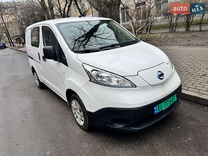 Nissan e-NV200 2015