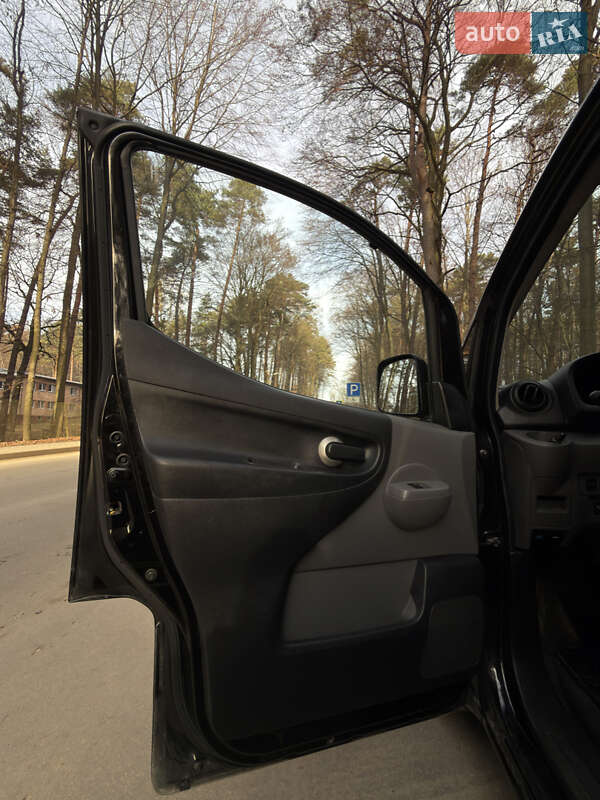 Мінівен Nissan e-NV200 2017 в Львові