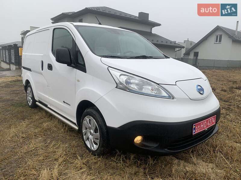 Nissan e-NV200 2015