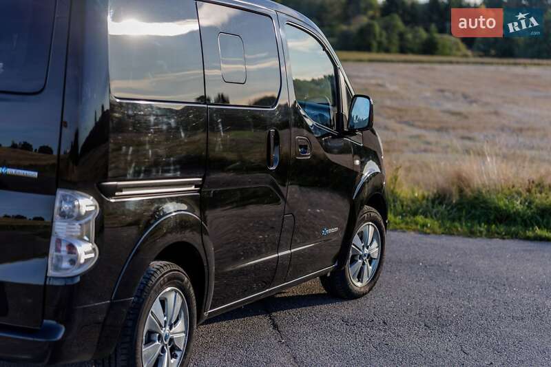 Минивэн Nissan e-NV200 2015 в Львове