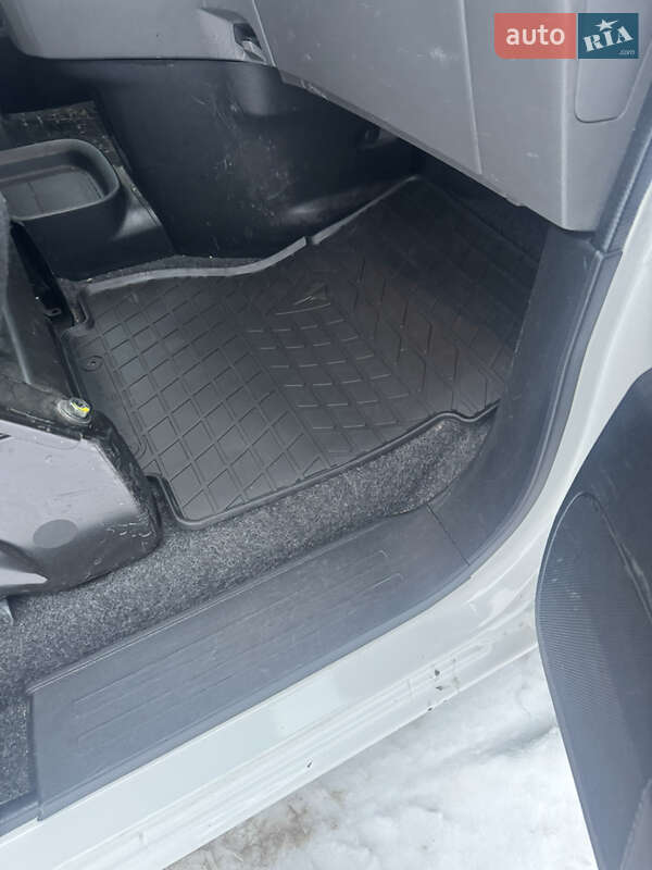 Грузовой фургон Nissan e-NV200 2019 в Киеве