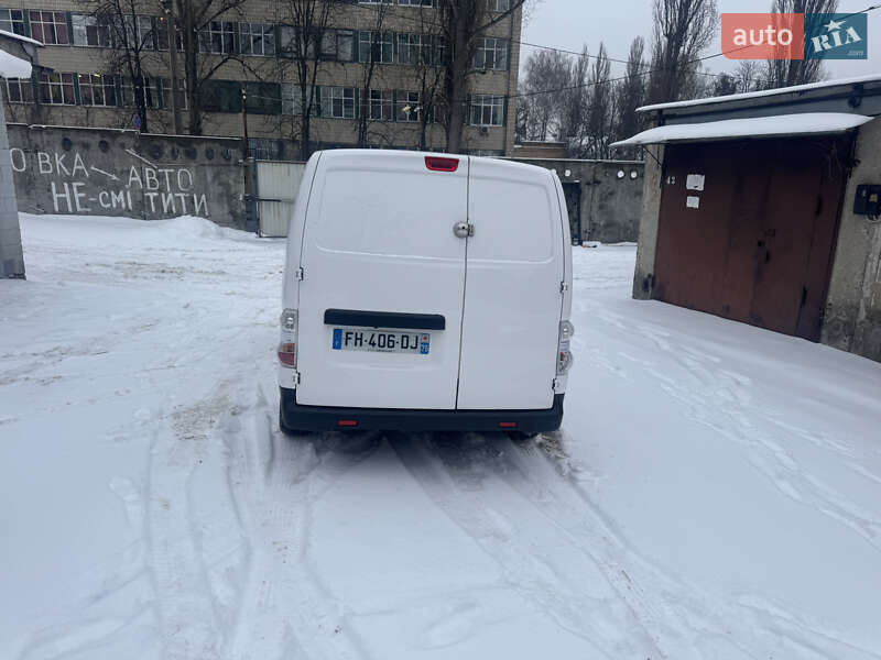 Грузовой фургон Nissan e-NV200 2019 в Киеве