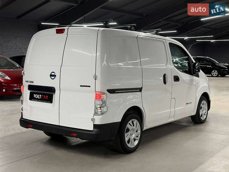 Грузовой фургон Nissan e-NV200 2015 в Владимире