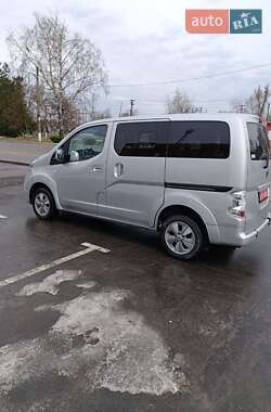 Мінівен Nissan e-NV200 2018 в Семенівці
